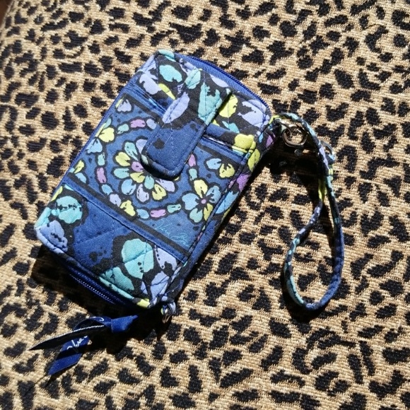 Vera Bradley wristlet - Picture 2 of 4
